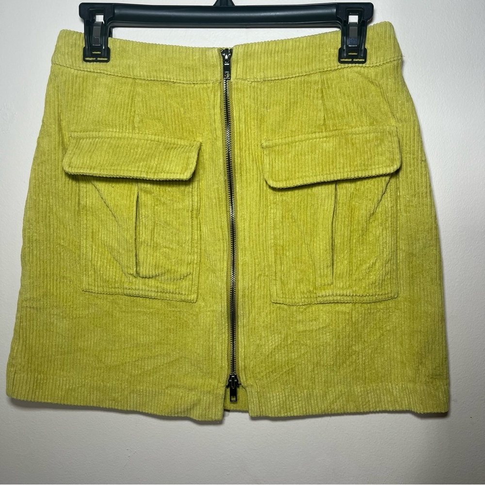 Moon River sz Small Lime Green Corduroy Mini Skirt w/ full front zipper & pocket
